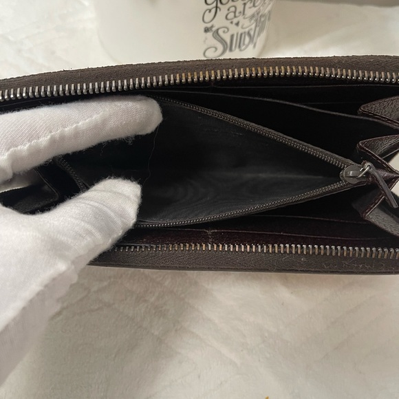 Gucci Brown Monogram Zip Wallet - Picture 15 of 16